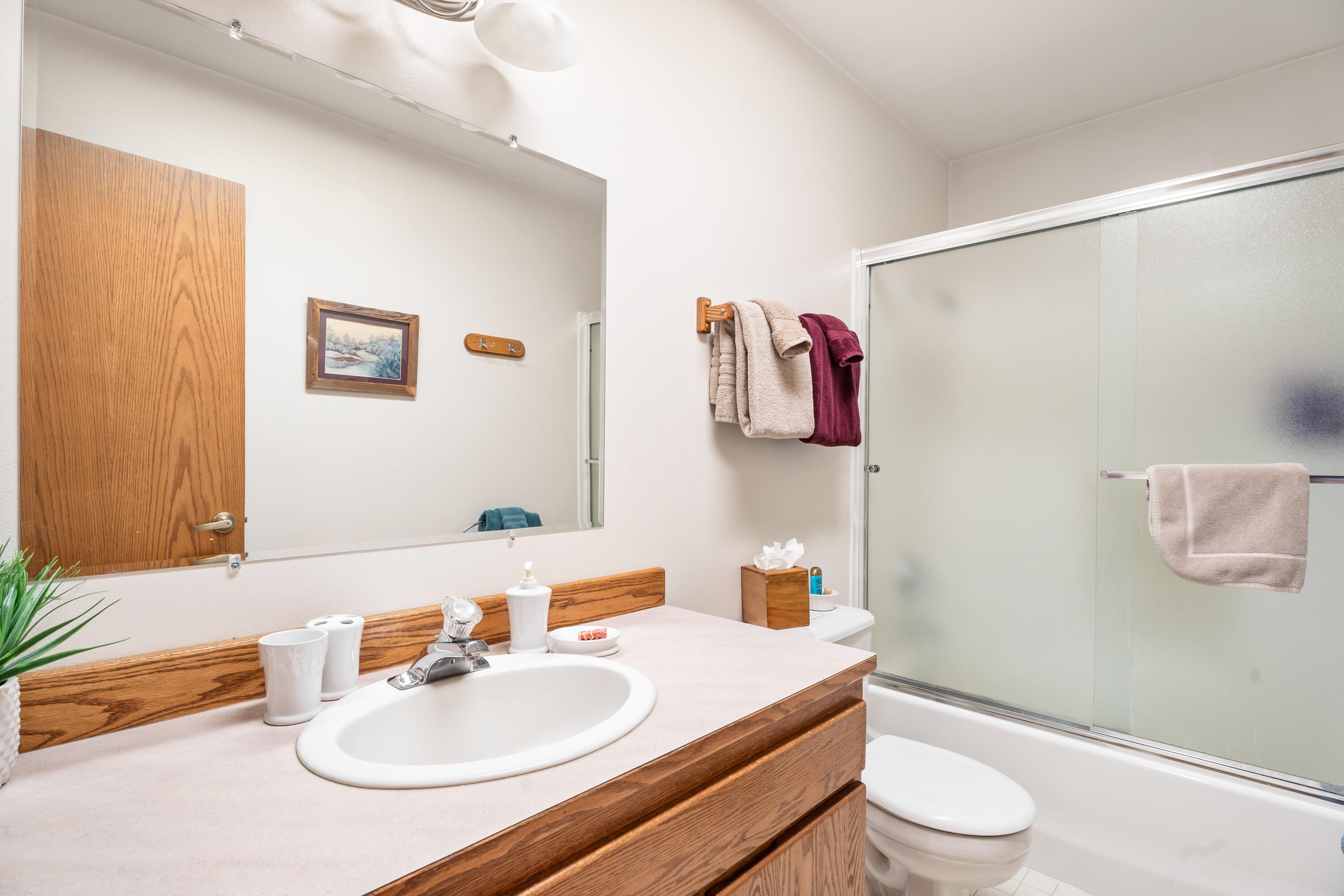 16545 Sprague Loop La Pine, OR 97739 - Photo 24 of 45 Full Bathroom