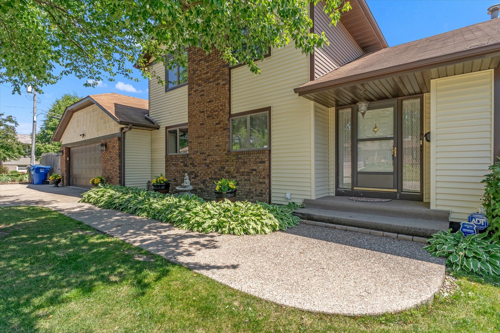 3300 35th Avenue Moline, IL 61265 - Photo 4 of 64