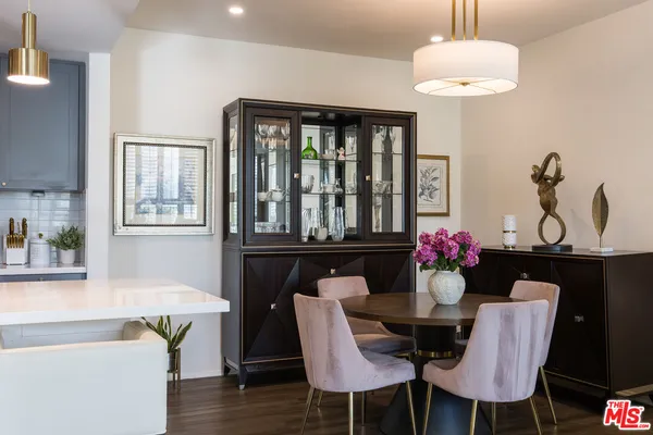 $719,000 | 17711 Margate Street, Unit 211, Encino, CA 91316