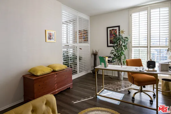 $719,000 | 17711 Margate Street, Unit 211, Encino, CA 91316
