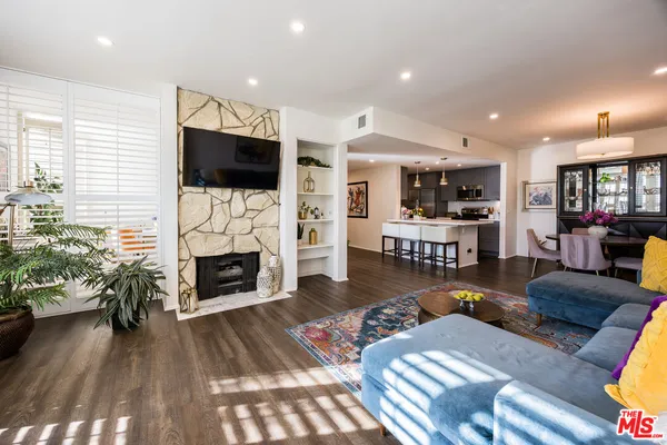 $719,000 | 17711 Margate Street, Unit 211, Encino, CA 91316