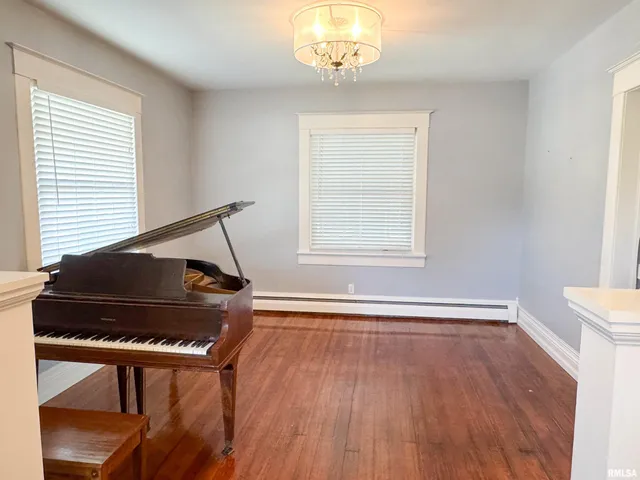 $275,000 | 102 Southeast Front Street, Dongola, IL 62926