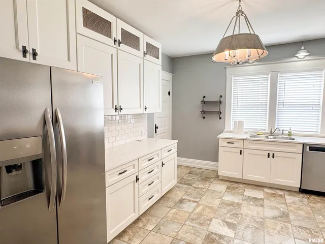 $275,000 | 102 Southeast Front Street, Dongola, IL 62926