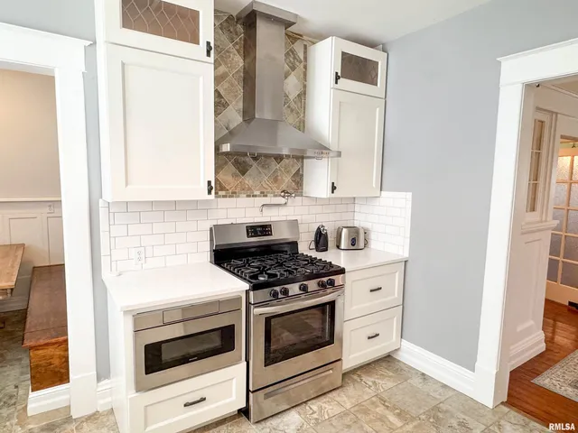 $275,000 | 102 Southeast Front Street, Dongola, IL 62926