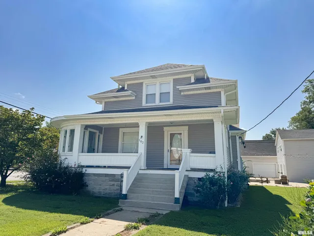 $275,000 | 102 Southeast Front Street, Dongola, IL 62926