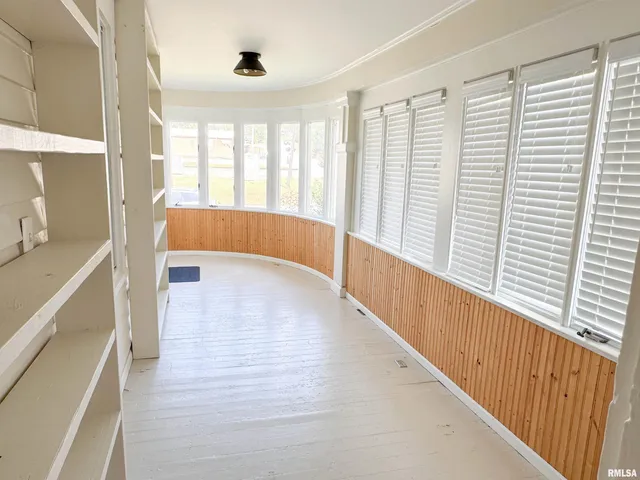 $275,000 | 102 Southeast Front Street, Dongola, IL 62926