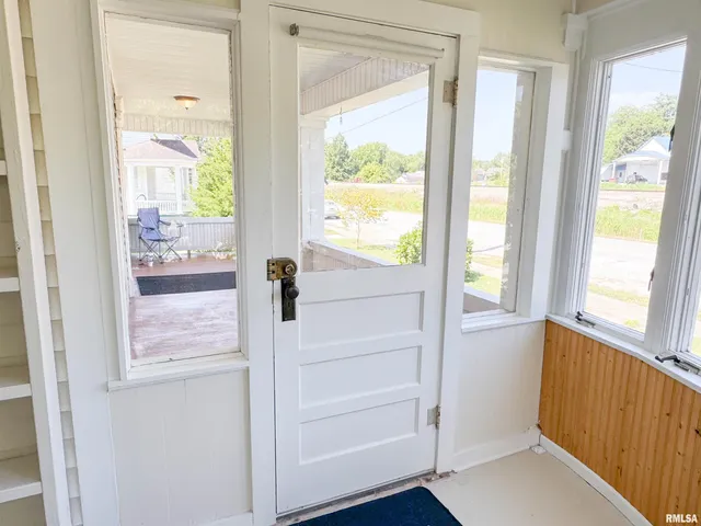 $275,000 | 102 Southeast Front Street, Dongola, IL 62926