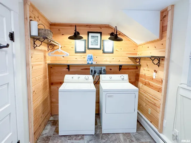 $275,000 | 102 Southeast Front Street, Dongola, IL 62926