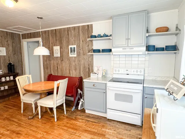 $275,000 | 102 Southeast Front Street, Dongola, IL 62926