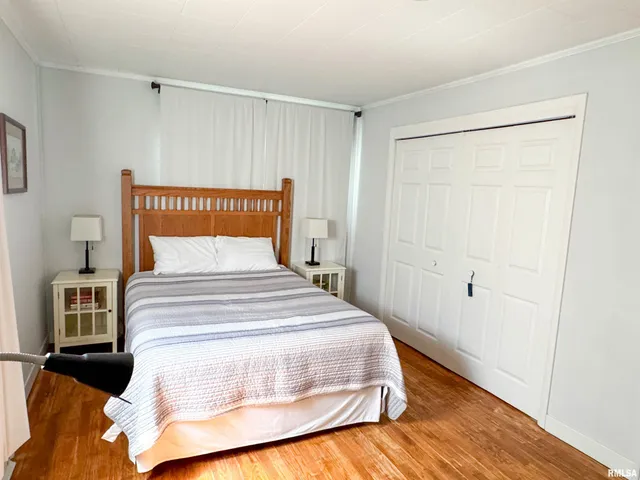 $275,000 | 102 Southeast Front Street, Dongola, IL 62926