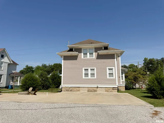 $275,000 | 102 Southeast Front Street, Dongola, IL 62926