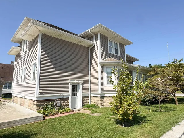 $275,000 | 102 Southeast Front Street, Dongola, IL 62926