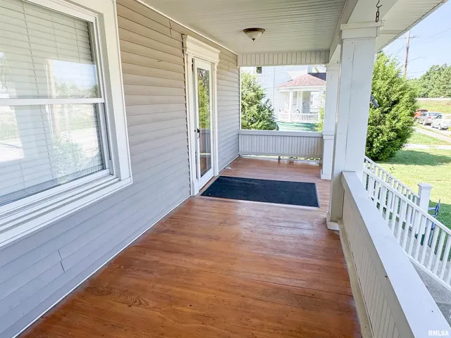 $275,000 | 102 Southeast Front Street, Dongola, IL 62926