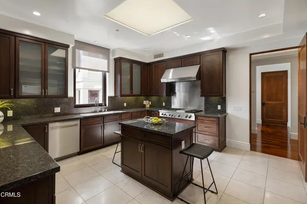 $3,699,000 | 345 East Colorado Boulevard, Unit 302, Pasadena, CA 91101