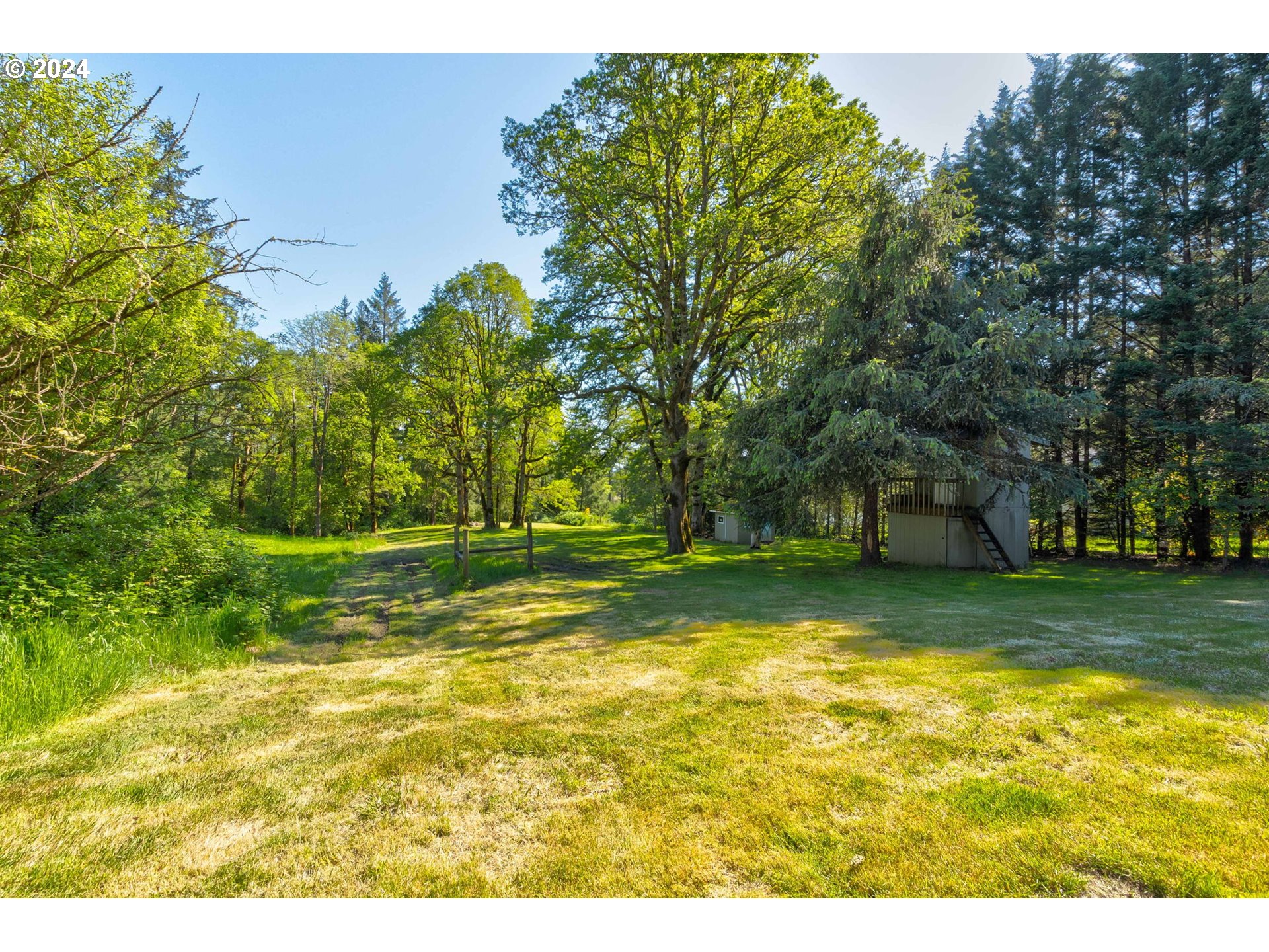 30121 Northeast Harrison Road Battle Ground, WA 98604 - Photo 9 of 40 a view of yard with swimming pool