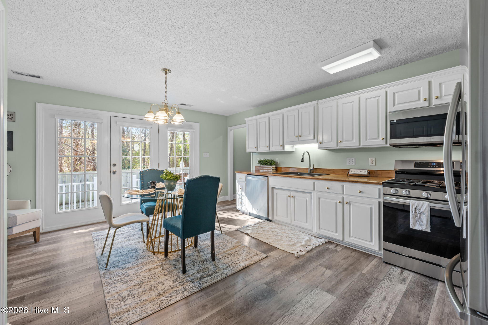 203 Timothy Court New Bern, NC 28562 - Photo 3 of 42 203 Timothy Court