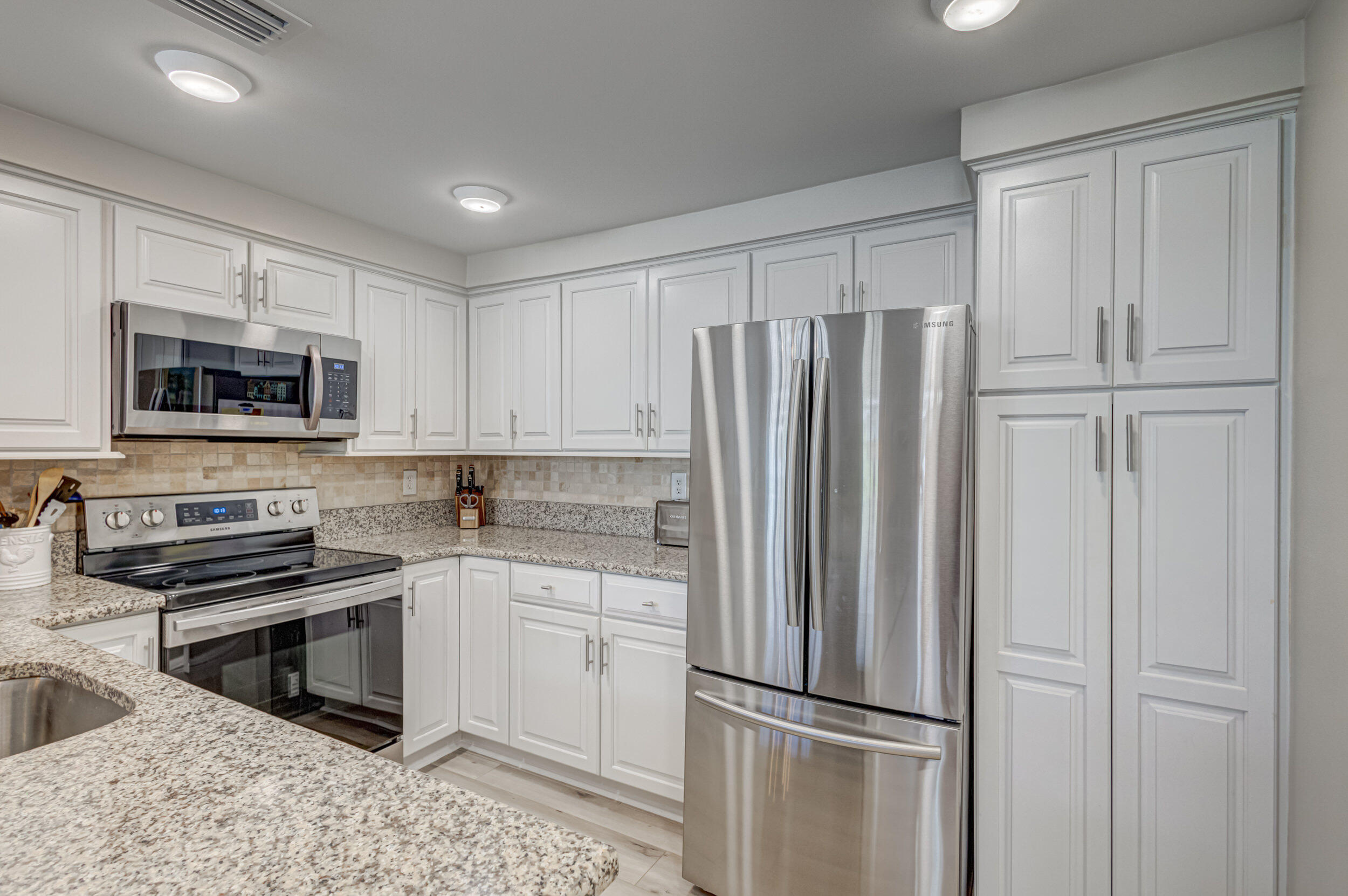 109 Mainsail Circle Jupiter, FL 33477 - Photo 23 of 55 Kitchen
