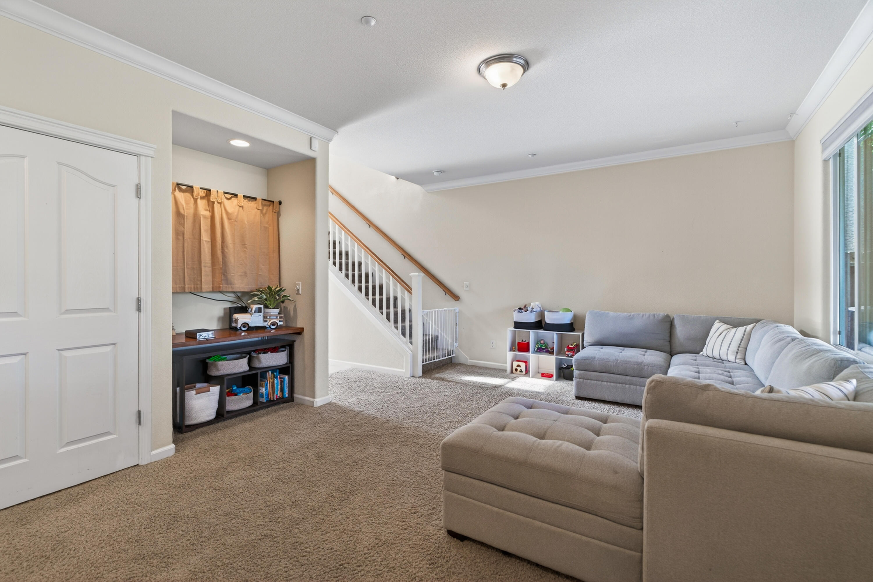2090 Tuscany Way Redding, CA 96003 - Photo 9 of 37 a living room with furniture and a dining table