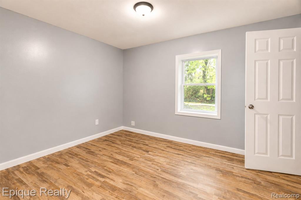 5649 Lapeer Road Smiths Creek, MI 48074 - Photo 7 of 14