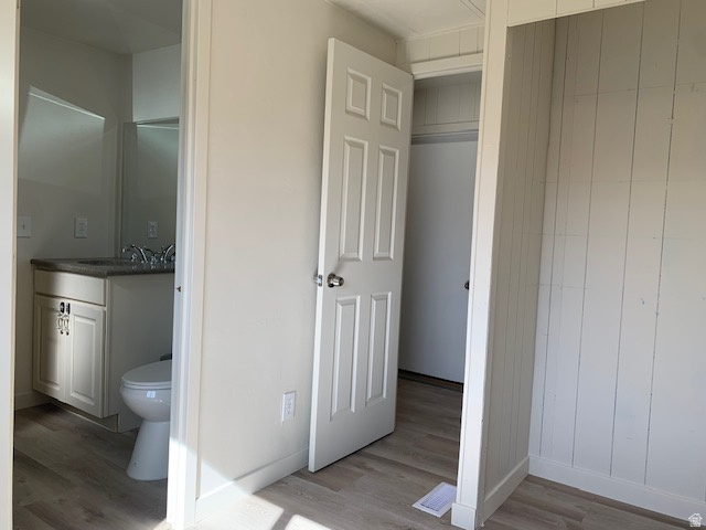1500 North Angel Street West, Unit 56 Layton, UT 84041 - Photo 19 of 20 Jack & Jill Bathroom featuring vanity and light wood-style flooring