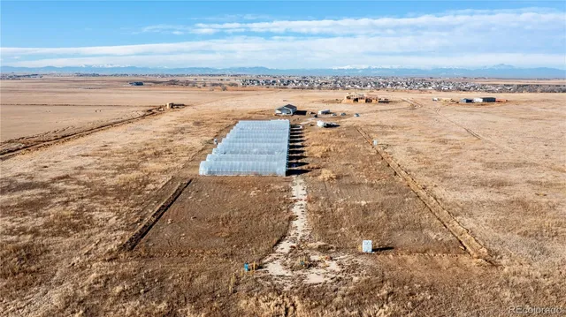 a house view with a outdoor space