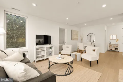 $660,000 | 1761 P Street Northwest, Unit 202, Washington, DC 20036