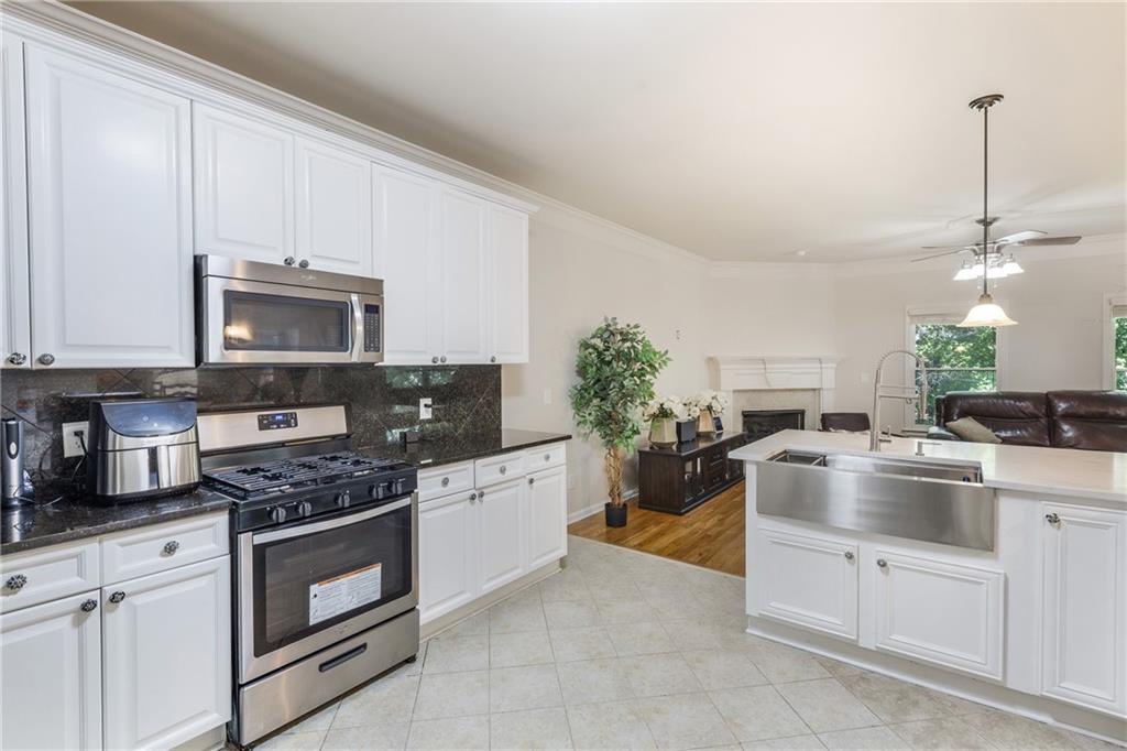 247 Water Oak Place Milton, GA 30009 - Photo 11 of 39