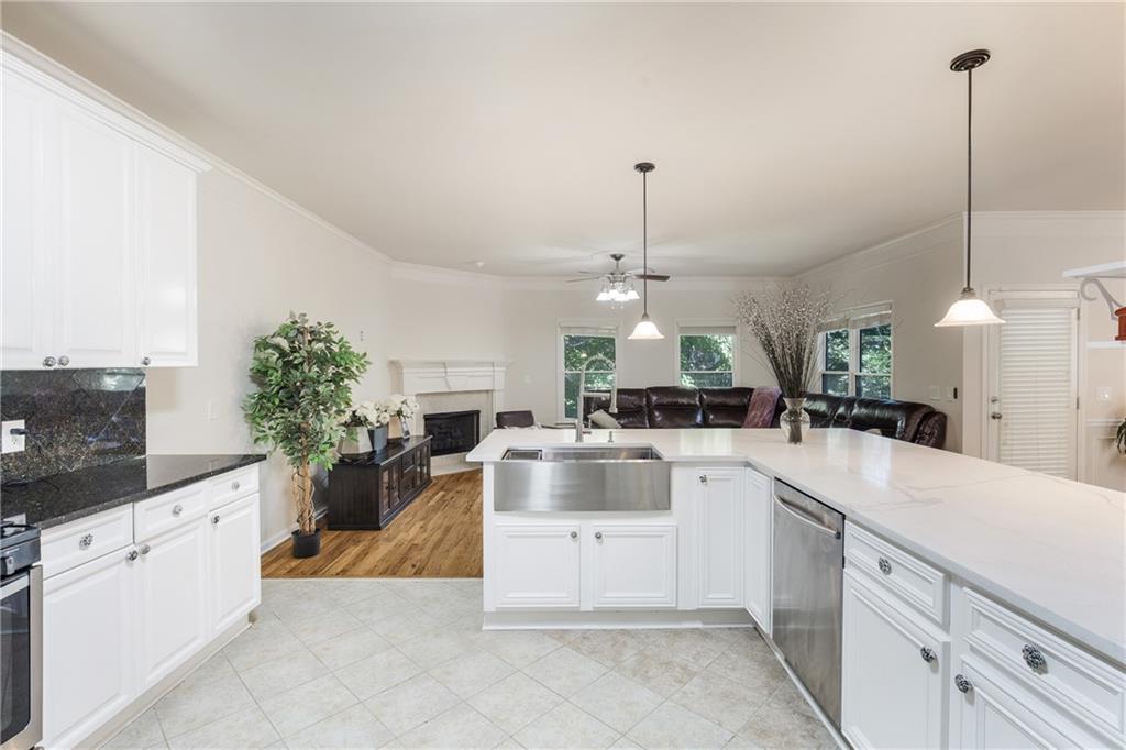 247 Water Oak Place Milton, GA 30009 - Photo 12 of 39