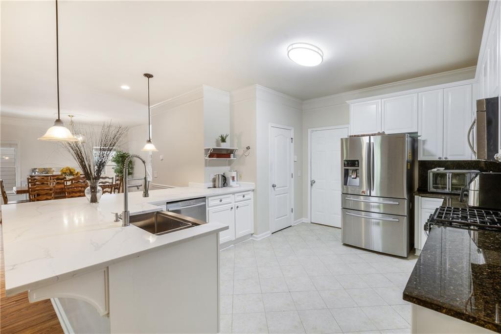 247 Water Oak Place Milton, GA 30009 - Photo 13 of 39