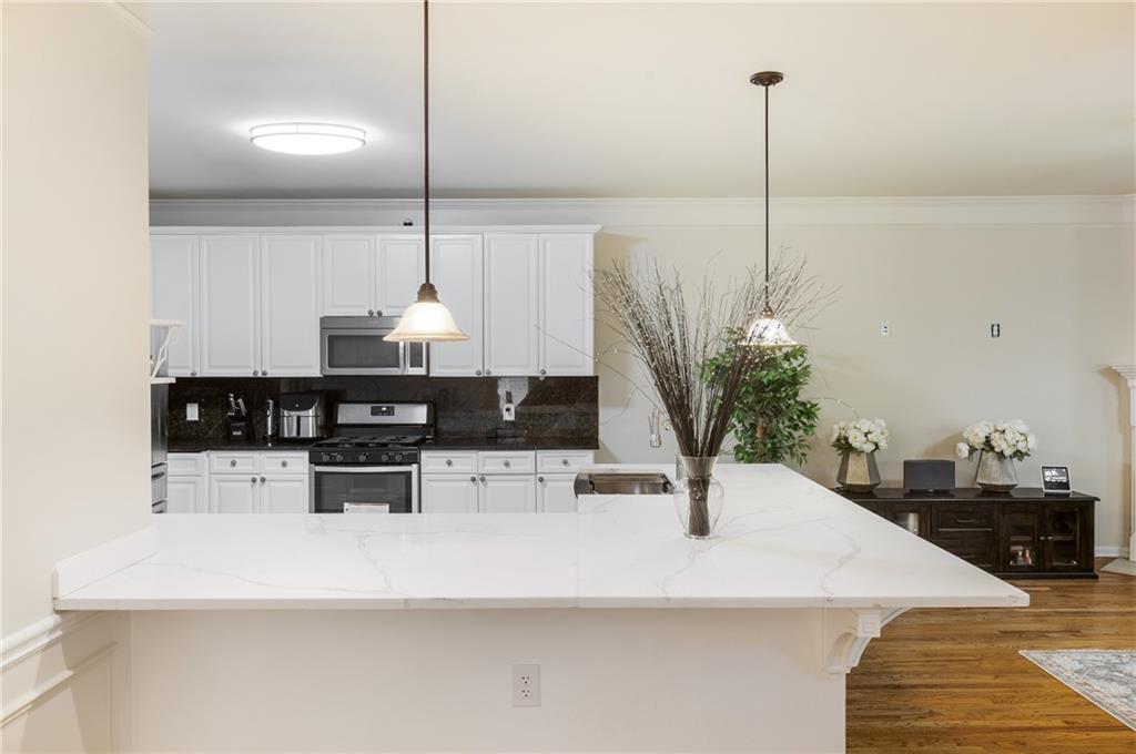 247 Water Oak Place Milton, GA 30009 - Photo 7 of 39