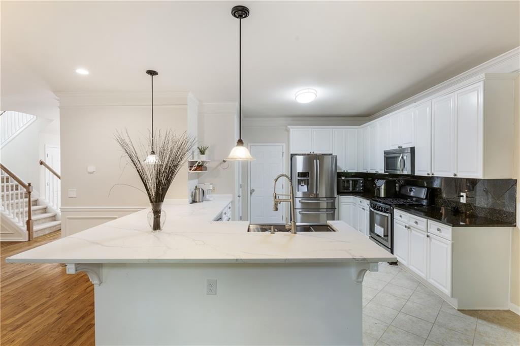 247 Water Oak Place Milton, GA 30009 - Photo 9 of 39