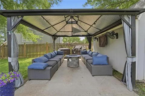 $450,000 | 5900 Meadowsweet Lane, Shawnee, KS 66226