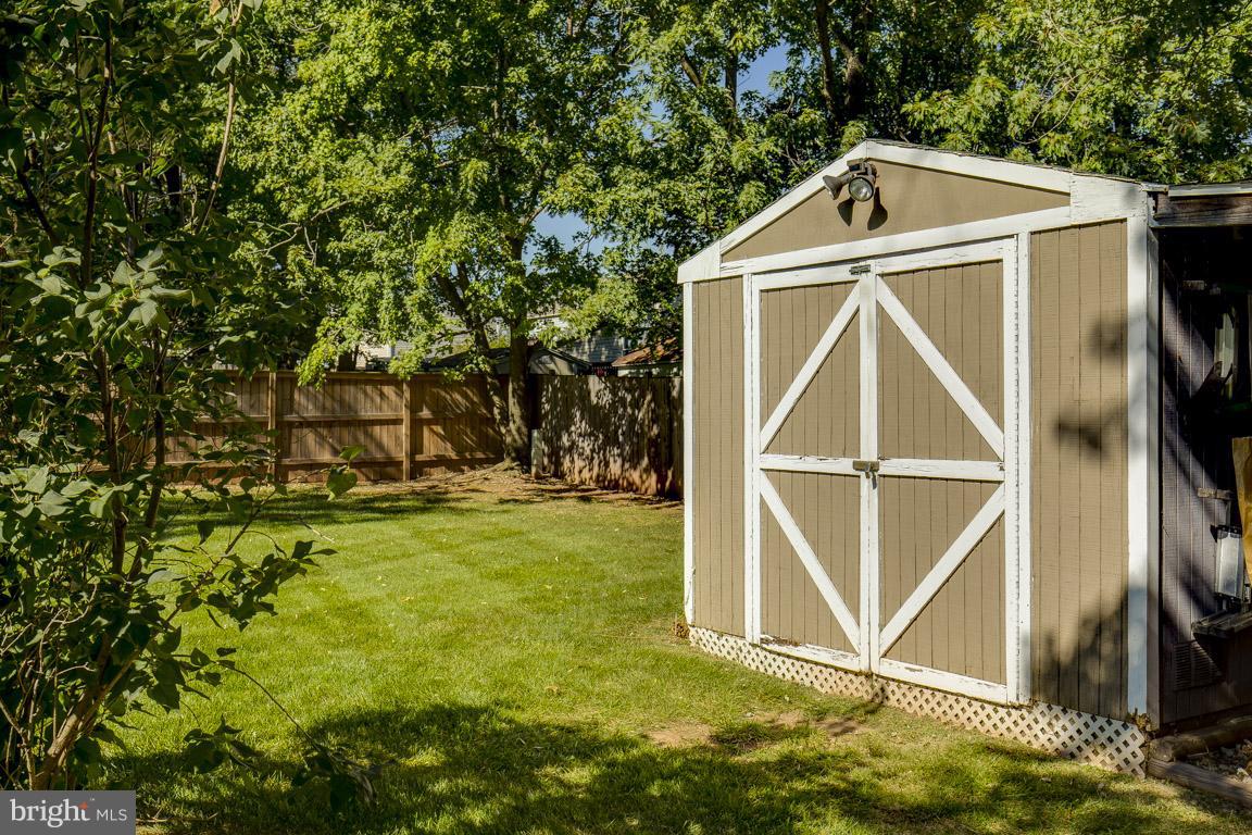 166 Magnolia Road Sterling, VA 20164 - Photo 26 of 28 Exterior (Rear)