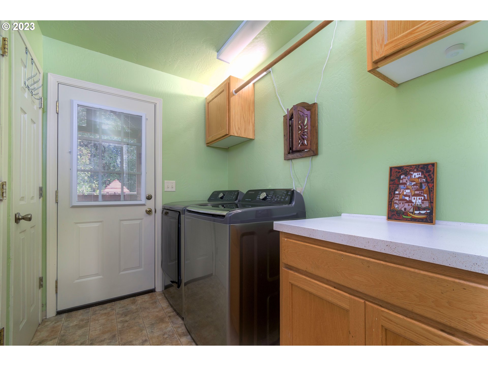 5209 Fox Hollow Road Eugene, OR 97405 - Photo 17 of 48 Laundry