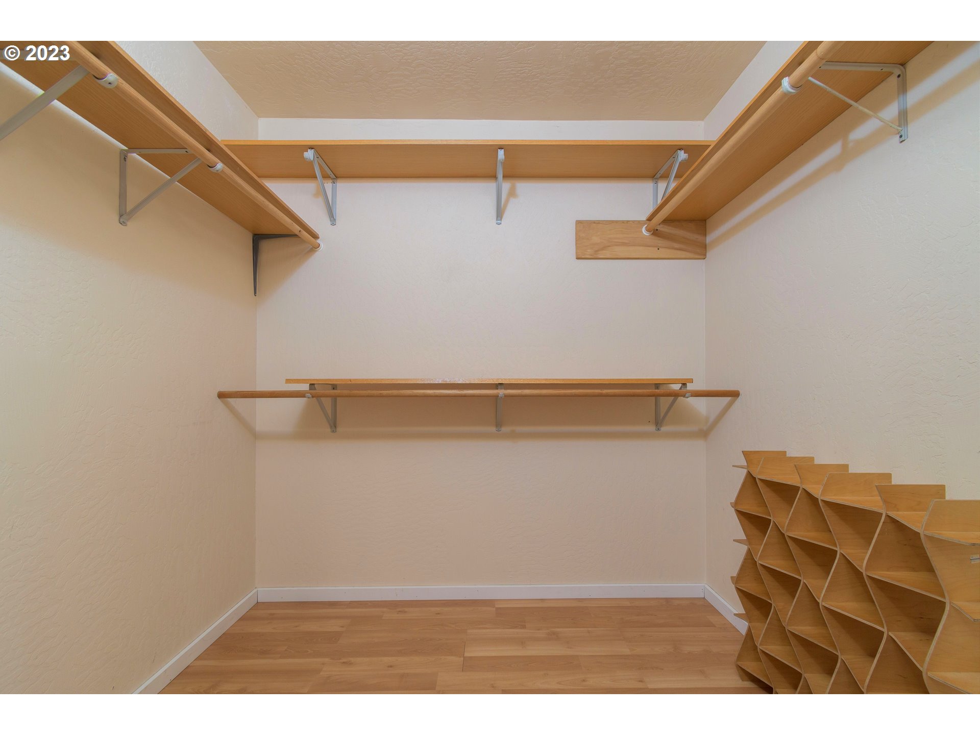 5209 Fox Hollow Road Eugene, OR 97405 - Photo 20 of 48 Primary Bedroom