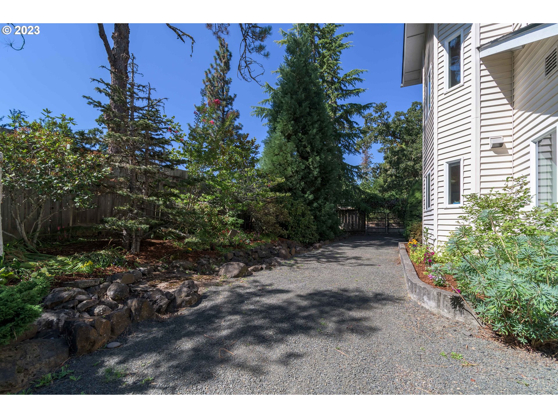 5209 Fox Hollow Road Eugene, OR 97405 - Photo 38 of 48 Yard