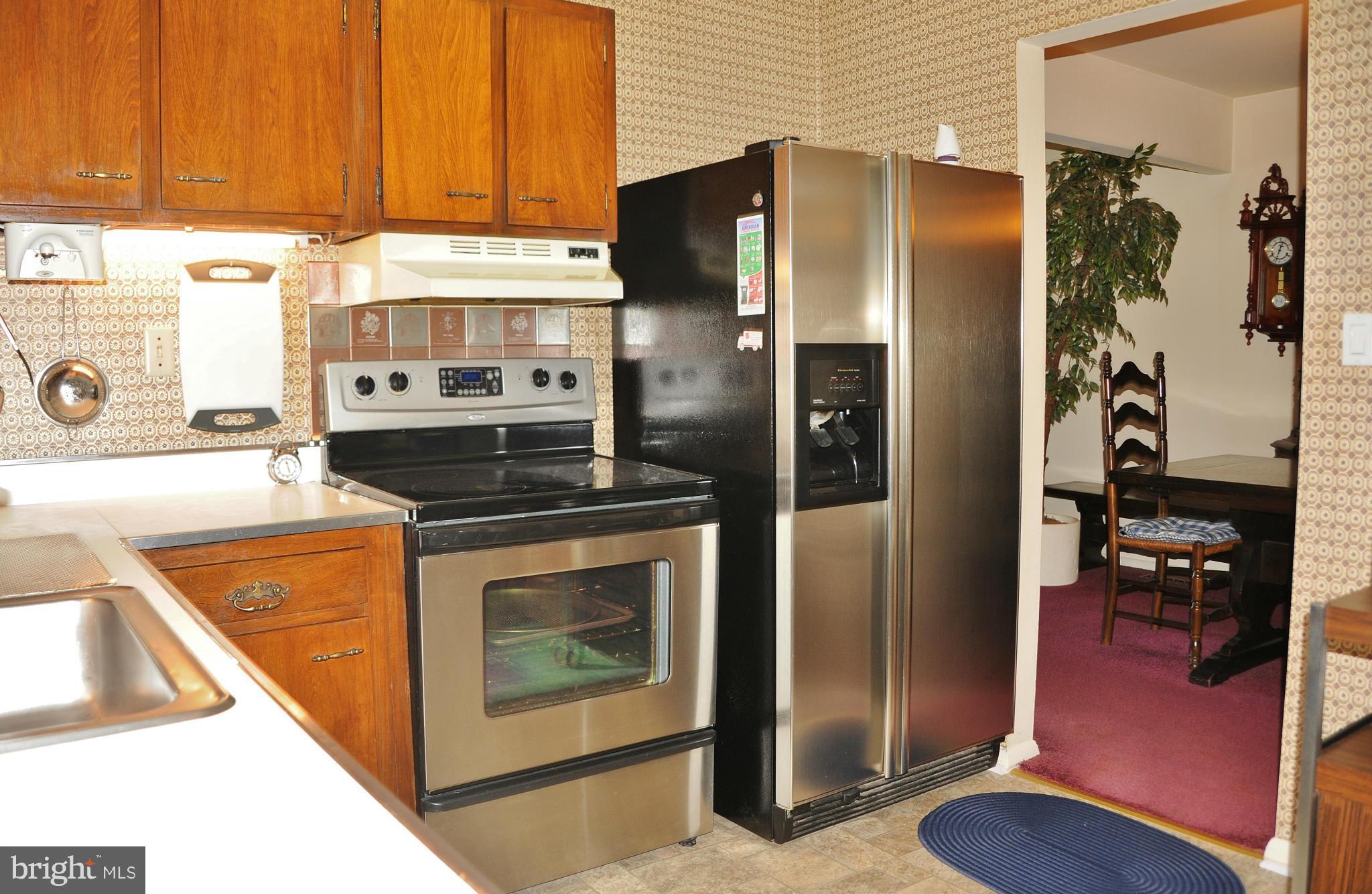 6105 Frontier Drive Springfield, VA 22150 - Photo 7 of 27 Kitchen