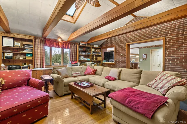 $1,680,000 | 66 Davison Lane East, West Islip, NY 11795