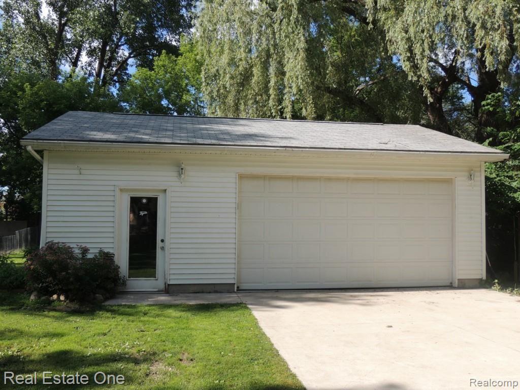1848 June Avenue Rochester Hills, MI 48309 - Photo 7 of 28