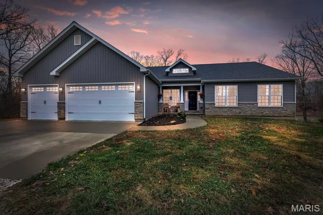 $549,900 | 280 Whitetail Lane, Warrenton, MO 63383