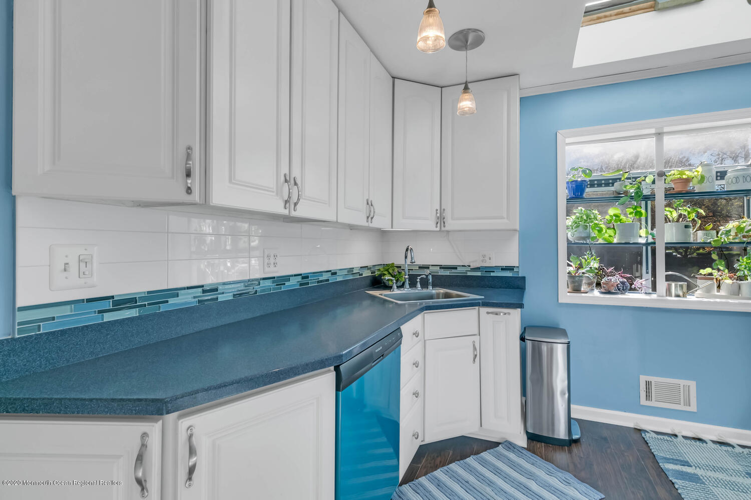 22 Thorne Place Middletown, NJ 07748 - Photo 12 of 47 Kitchen