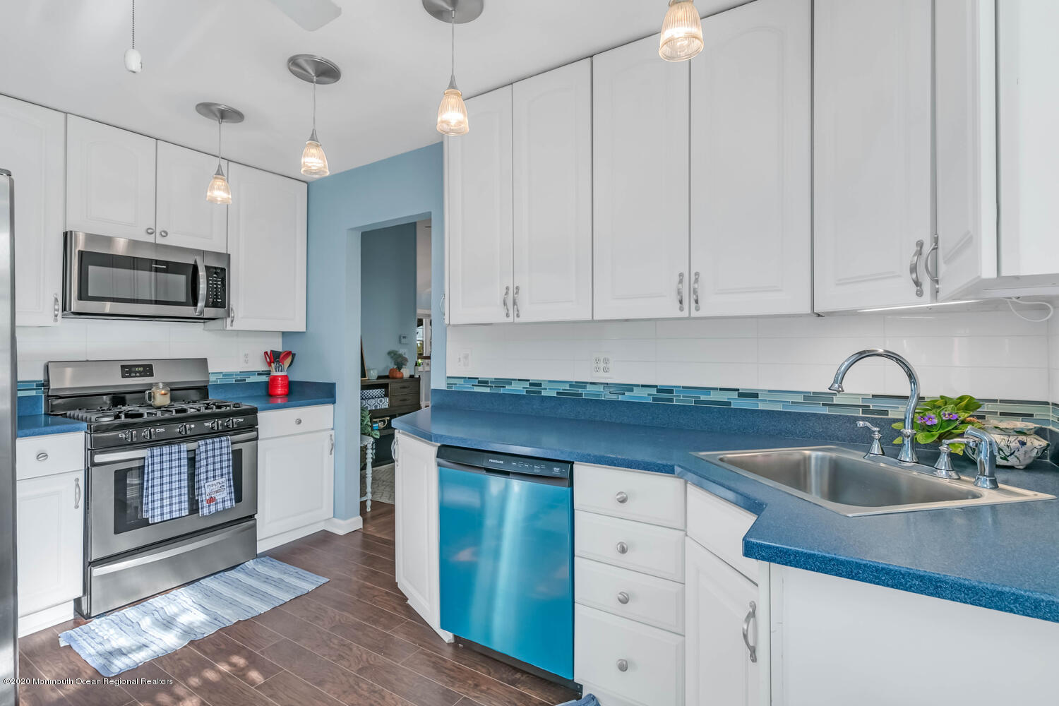 22 Thorne Place Middletown, NJ 07748 - Photo 13 of 47 Kitchen