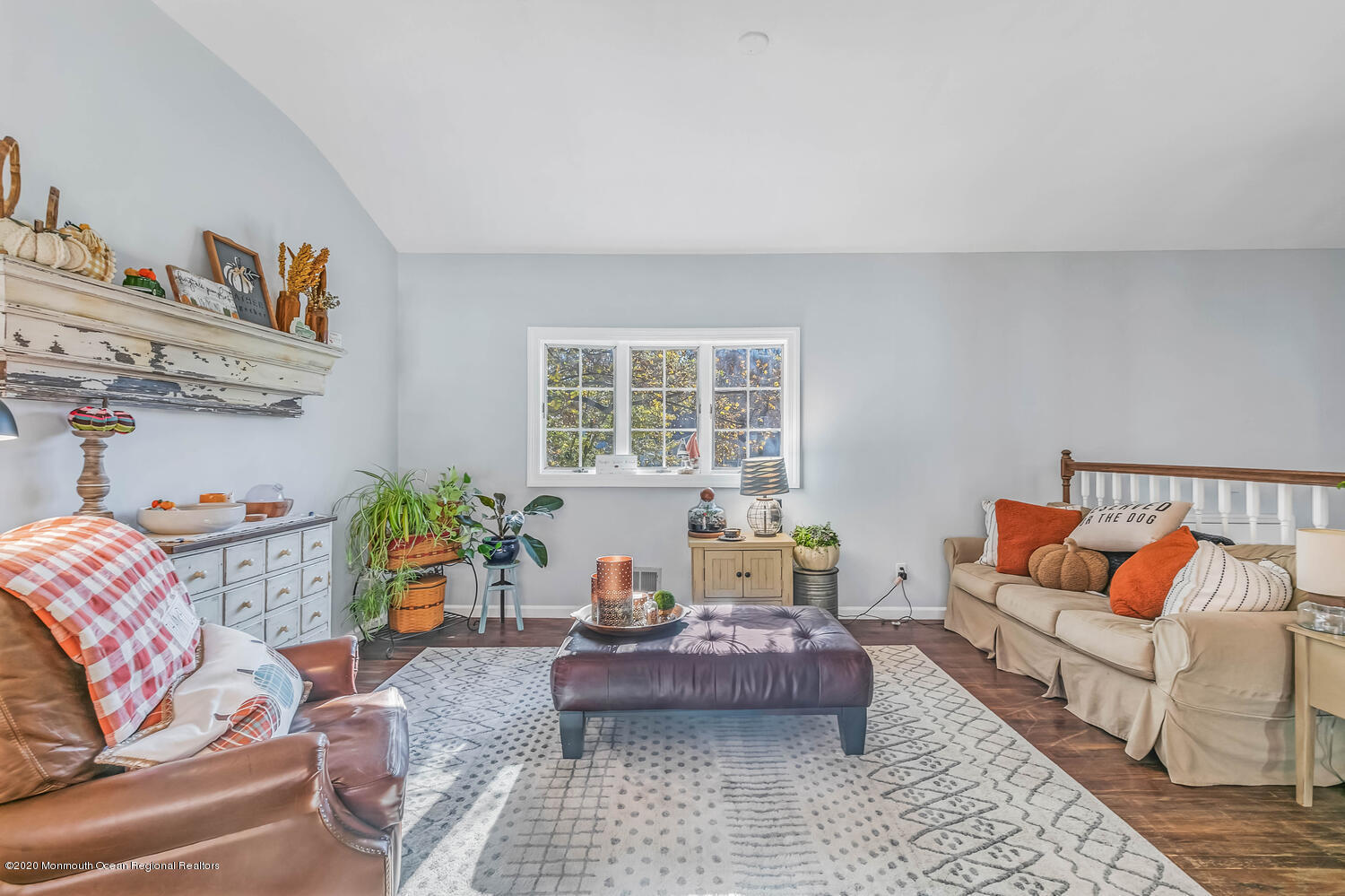 22 Thorne Place Middletown, NJ 07748 - Photo 3 of 47 Living Room