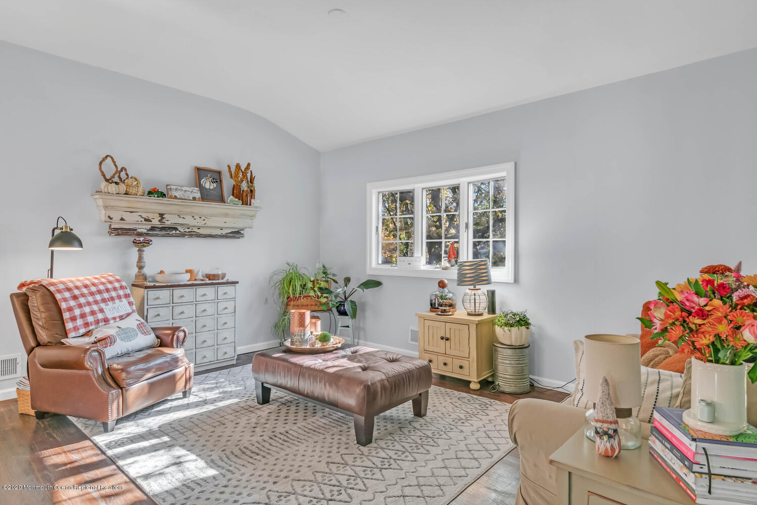 22 Thorne Place Middletown, NJ 07748 - Photo 5 of 47 Living Room View