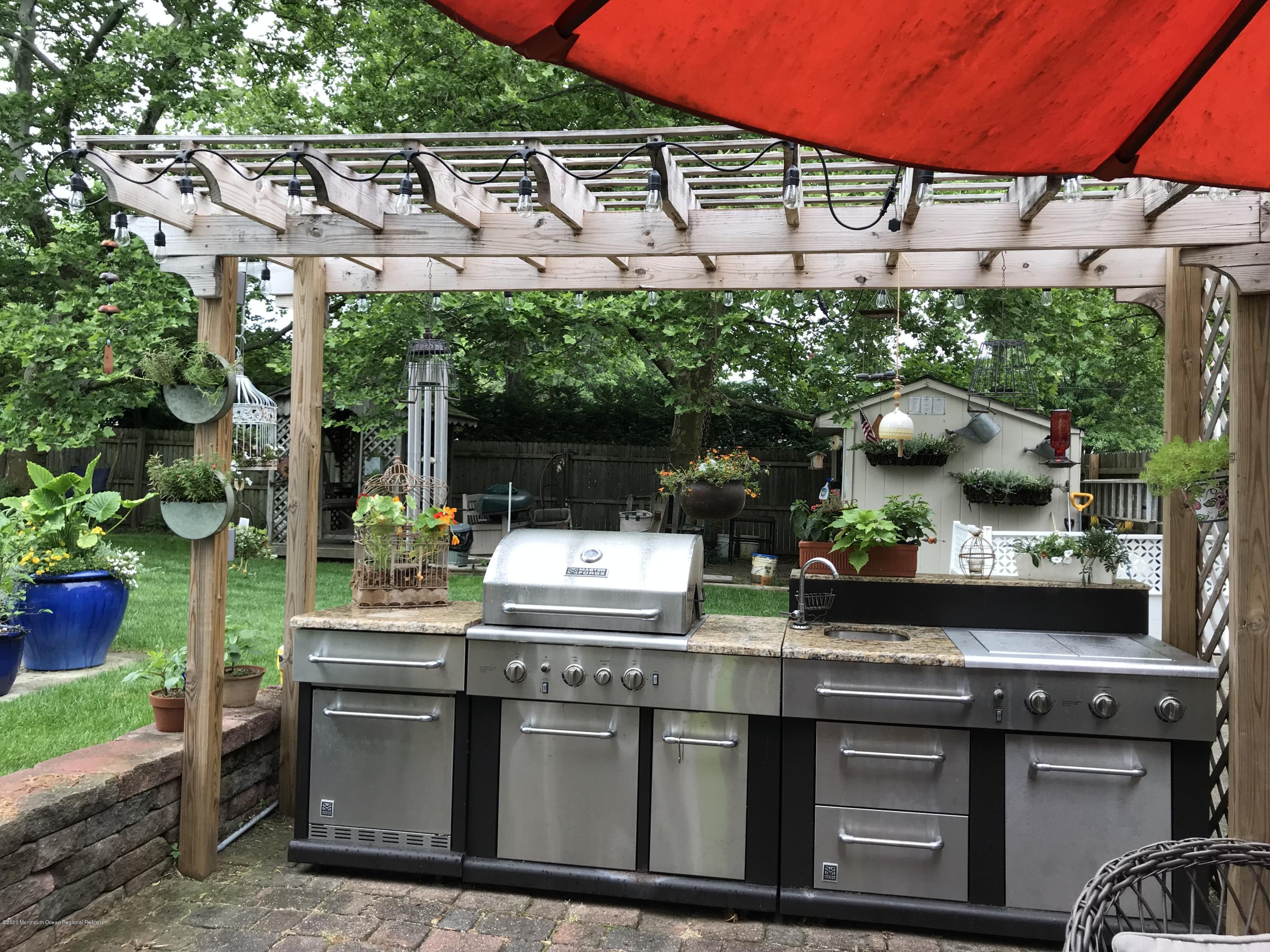 22 Thorne Place Middletown, NJ 07748 - Photo 42 of 47 Outdoor Kitchen