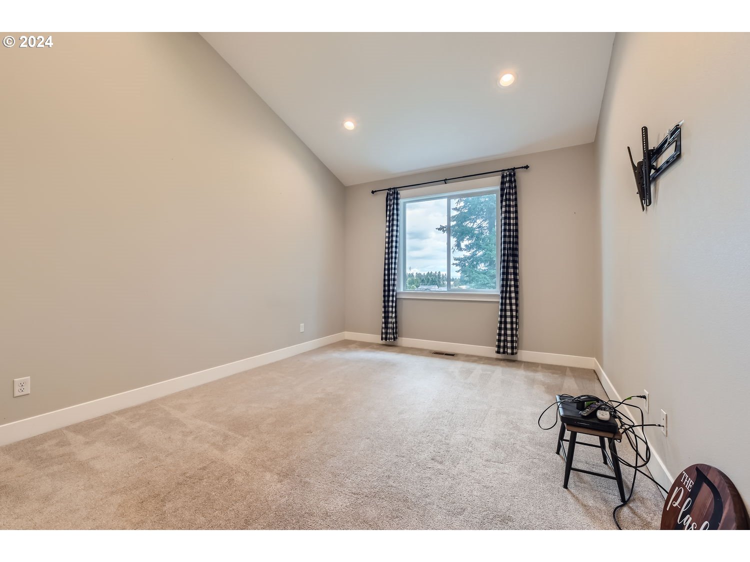 37987 Juniper Street Sandy, OR 97055 - Photo 14 of 28 Gallery Image 14