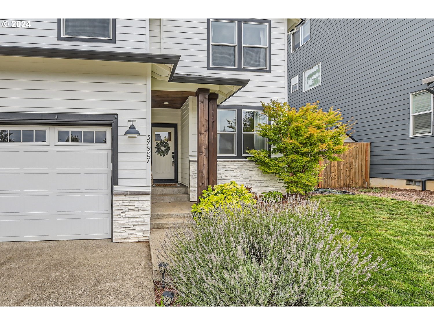 37987 Juniper Street Sandy, OR 97055 - Photo 3 of 28 Gallery Image 3