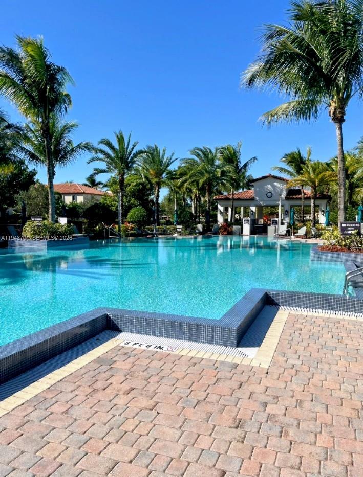 17548 Southwest Sw Miami, FL 33131 - Photo 10 of 18