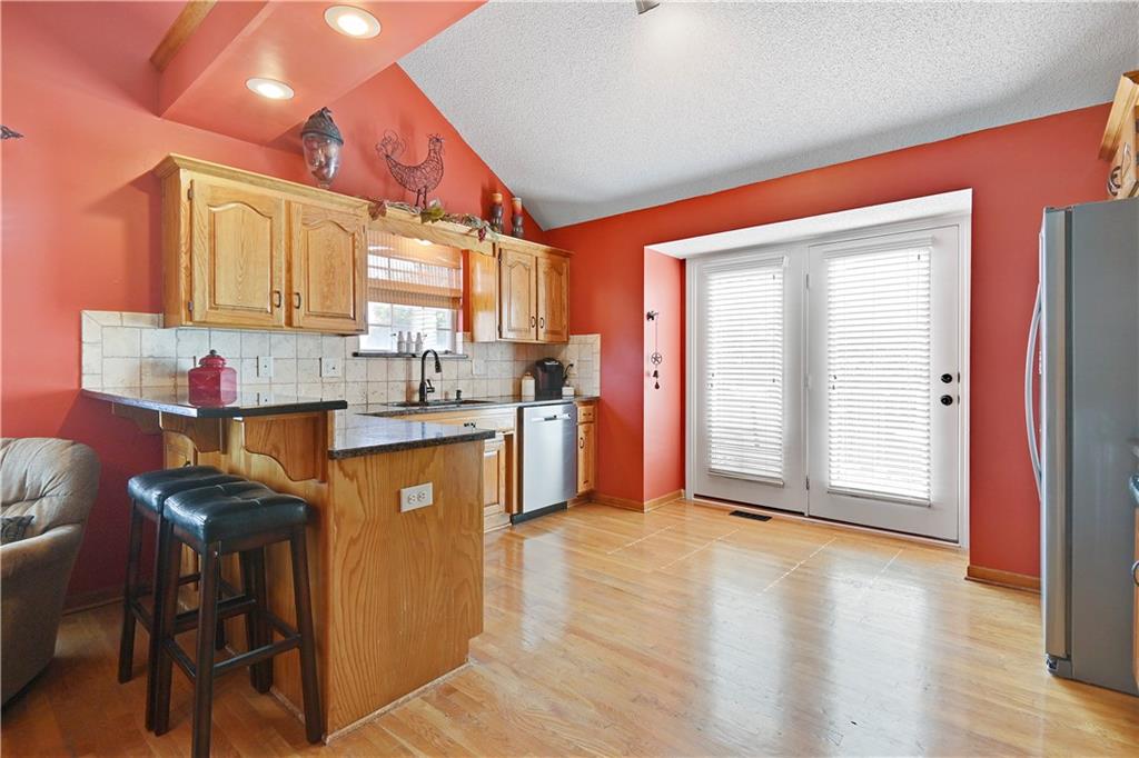 13254 Reeder Street Overland Park, KS 66213 - Photo 13 of 43