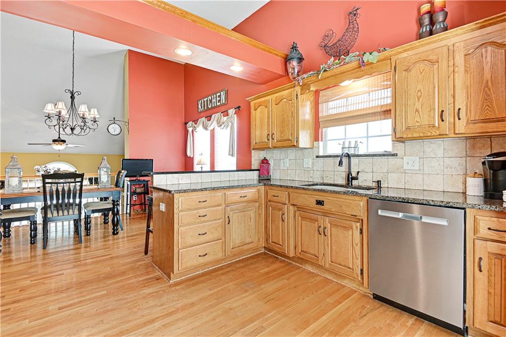 13254 Reeder Street Overland Park, KS 66213 - Photo 15 of 43